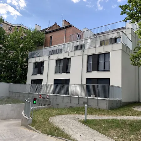 Apartmentsun Parrot *